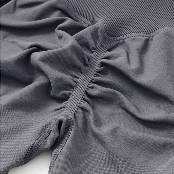 The Niykee Shorts in “Charcoal” - Picture 2 of 6